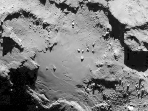 Una piramide sulla cometa 67P/Churyumov-Gerasimenko