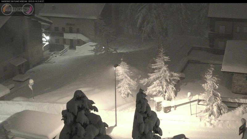 Bufera di neve a Madesimo, guardate quanta!