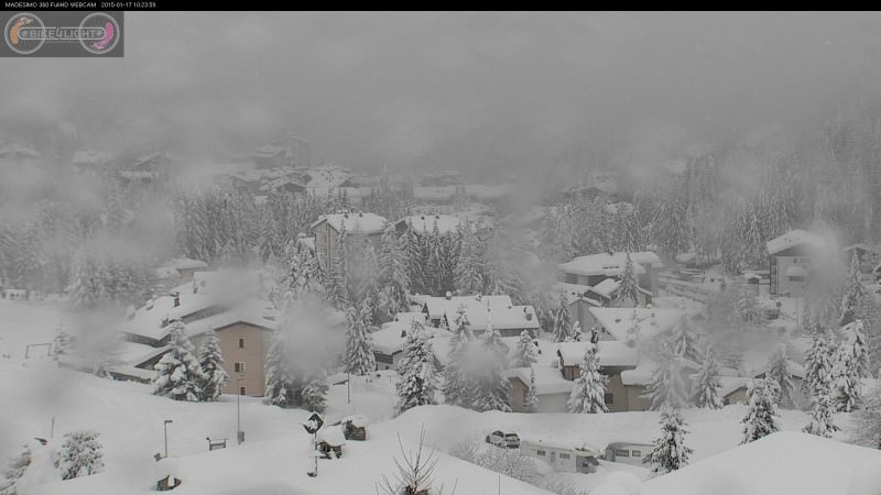 Tanta la neve caduta a Madesimo nella notte