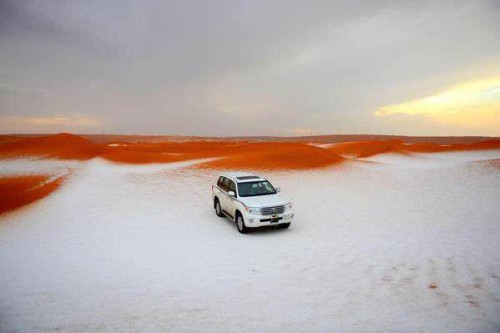 La neve raggiunge il deserto dell’Arabia Saudita