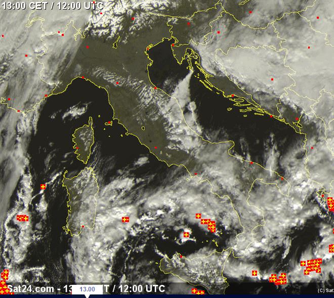 Tempo in atto, maltempo al Sud, stabile al Centro-Nord - sat24.com