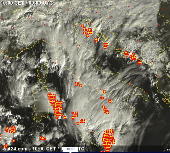 Forti temporali su Sicilia e Sardegna - www.sat24.com