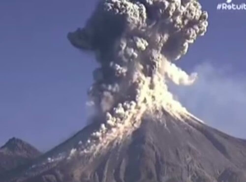 Eruzione vulcano Colima, Messico, video dell’imponente esplosione