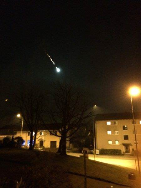 Meteorite si schianta nei pressi di Zurigo, Svizzera: è stato avvistato sui cieli di mezza Europa