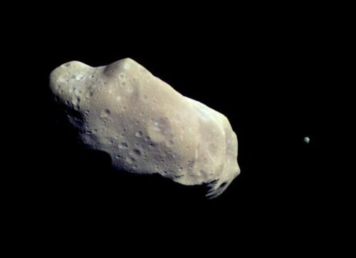 Asteroide 2015 KW120 sta per passare a poca distanza dalla Terra