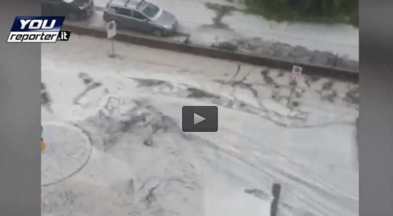 Grandine Torino: imponente temporale in atto da un’ora, il video