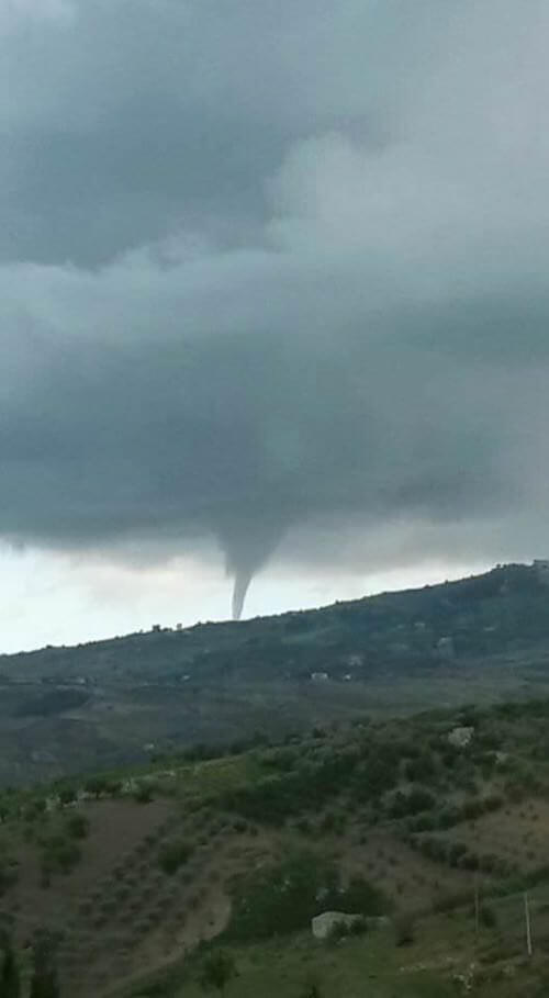 Tornado Racalmuto: segnalata tromba md’aria pochi minuti fa in provincia di Agrigento, Sicilia
