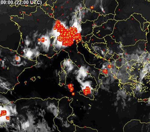Maltempo Nord Italia: tempesta di fulmini, grandine e nubifragi tra Lombardia e Veneto