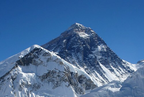 Il terremoto in Nepal ha spostato la cima dell’Everest di 3 centimetri