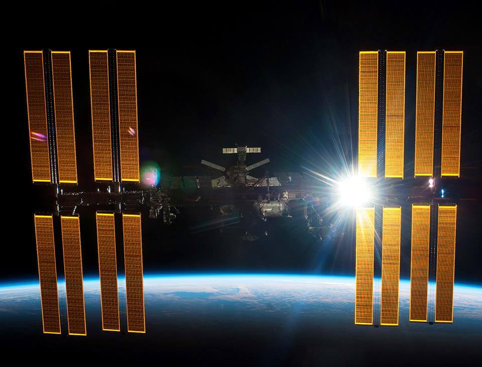 Stazione Spaziale Internazionale: astronauti nella Soyuz a causa di un possibile detrito spaziale in arrivo
