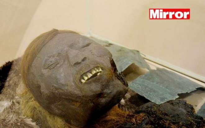 Scoperta l’antica mummia di un bambino guerriero in Siberia