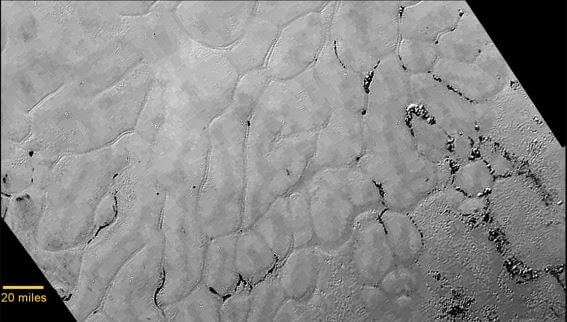 Plutone: New Horizons fotografa immense pianure ghiacciate