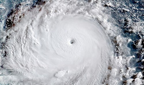 Tifone Soudelor investe Taiwan: venti a 360 km/h, 4 morti