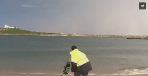 Fotografo colpito da un fulmine in spiaggia australiana, sopravvive