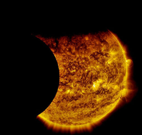 La “doppia eclissi solare” catturata dalla NASA