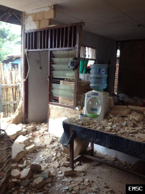 Forte scossa di terremoto in Indonesia/isola di Papua, oltre 60 feriti, 6.9 Richter