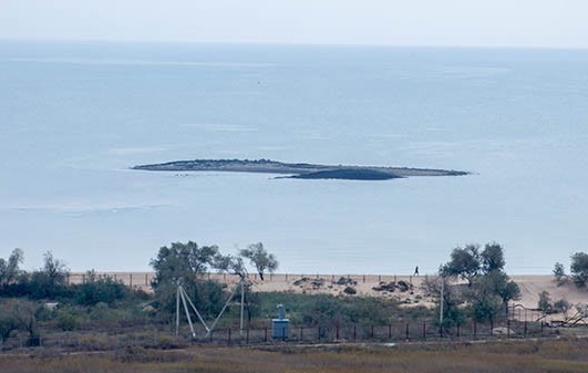 Isola di Fango nel Mar d’Azov: è colpa di un vulcano