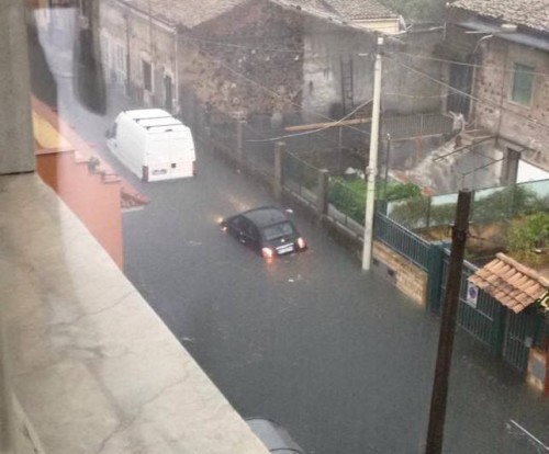 Alluvione Sicilia: situazione critica tra Catania ed Acireale, caduti fino a 280 millimetri di pioggia