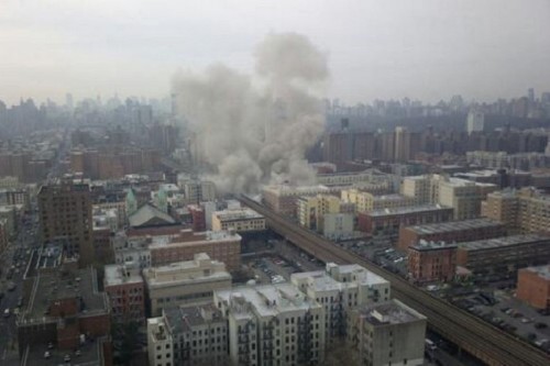New York, crolla palazzo a Manhattan, imprecisato numero di morti