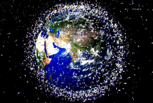Detriti spaziali: il 13 novembre un grosso rottame precipiterà sulla Terra