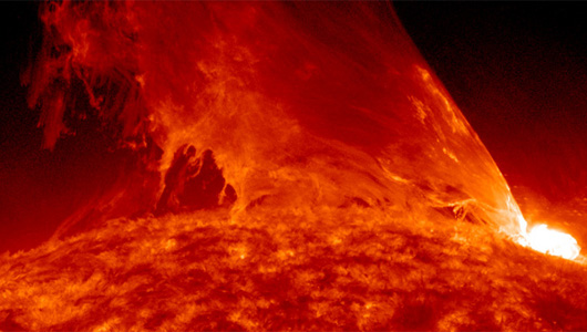 Registrata enorme eruzione solare: tempesta magnetica in arrivo?