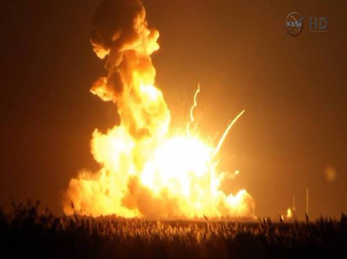 Rese note dalla NASA le immagini del razzo Antares esploso a pochi secondi dal lancio