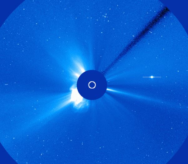 Sole: registrato un flare di classe M3 da una macchia solare