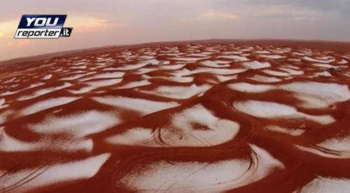 Neve Arabia Saudita, spettacolari immagini del deserto innevato