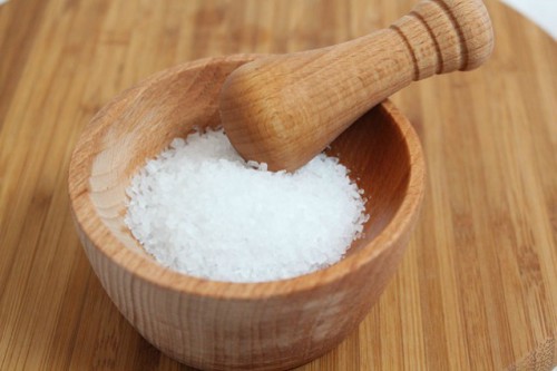 Proprietà curative del sale: anti-cellulite, esfoliante naturale e rilassante