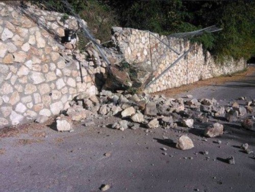 Terremoto Grecia: una vittima a Lefcada, gravi danni nell’isola