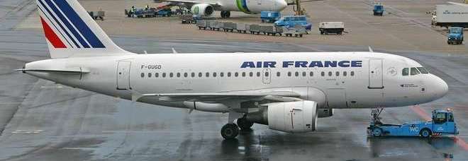 Allarme terrorismo sul volo AF1741 in partenza da Parigi verso Amsterdam