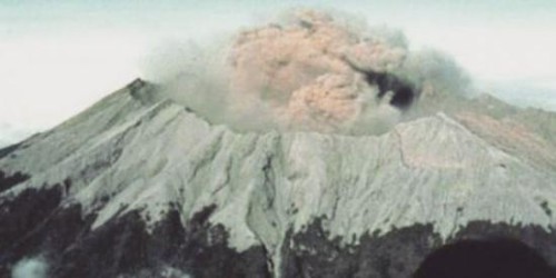 Indonesia: erutta vulcano Rinjani. Chiuso l’aereoporto di Bali