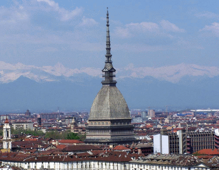 Torino: Mole Antonelliana evacuata per allarme bomba
