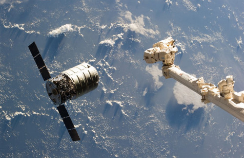 Cygnus: consegnati i regali di Natale alla Stazione Spaziale Internazionale