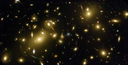 Materia oscura: lo studio sugli ammassi di galassie