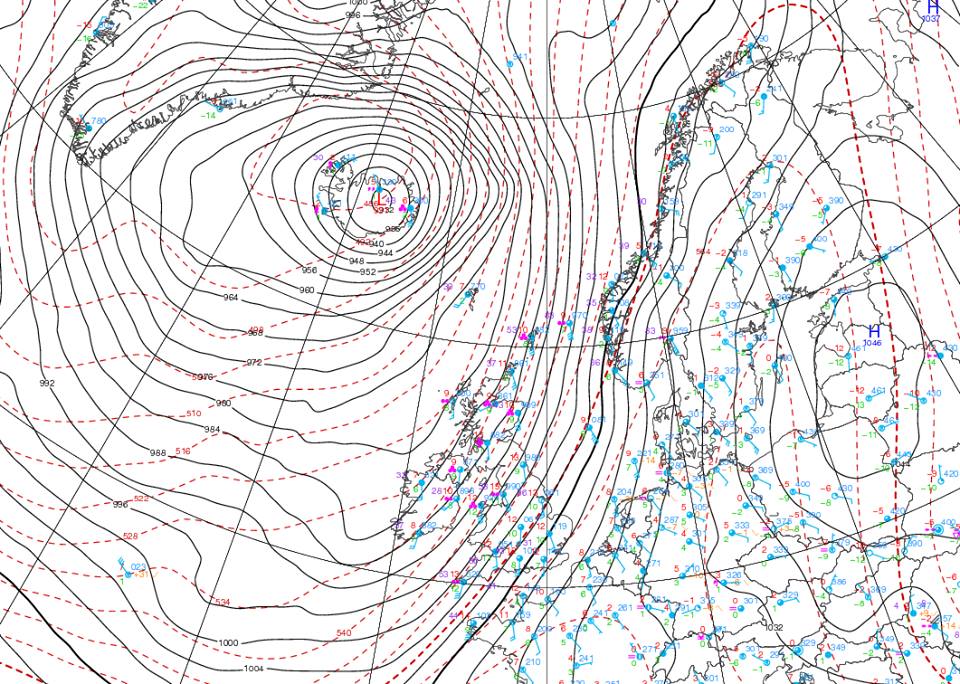 Super-tempesta flagella Islanda e Regno Unito, pressione fino a 928 hPa in mattinata