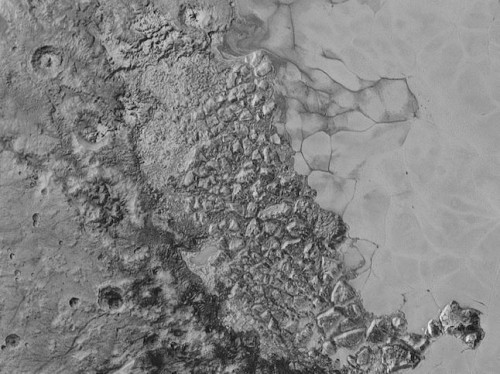 Astronomia, risolto il mistero del fiume ghiacciato su Plutone
