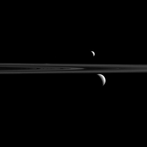 Astronomia,  tre Lune di Saturno in una sola foto