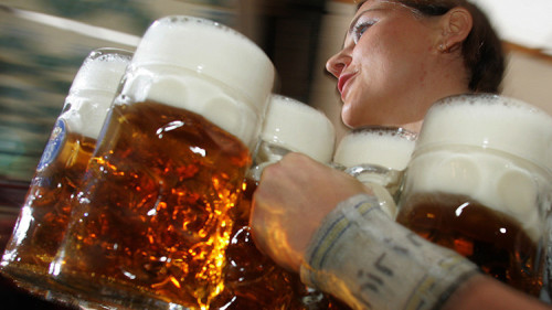 Bere birra aiuta a prevenire l’Alzheimer e il Parkinson