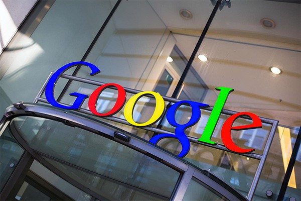 Google, una tecnologia per smartphone che riconoscerà i volti