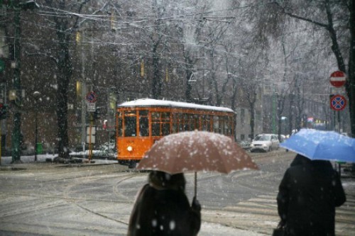 Neve a Milano, fiocchi segnalati in città