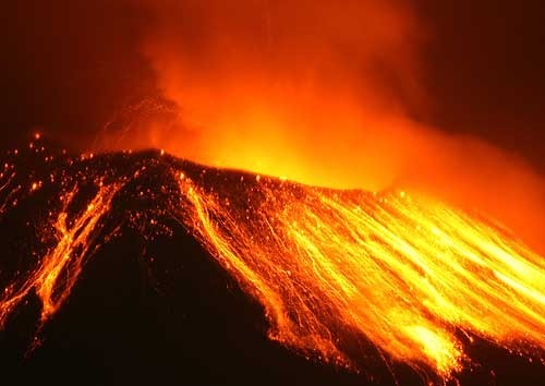 Il respiro dei vulcani che prelude ad imminenti eruzioni
