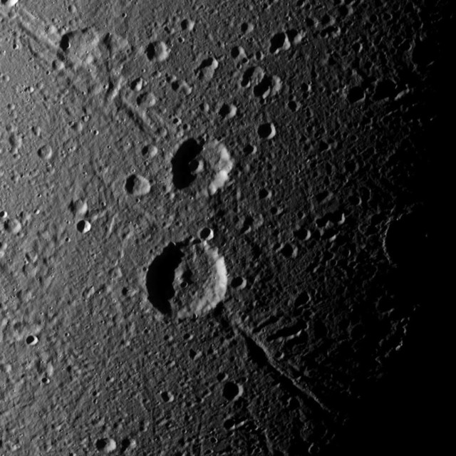 Italo e Caieta, la foto dei due crateri di Dione