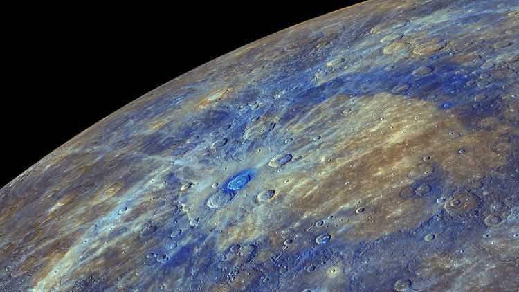 Mercurio, ecco perché la superficie del pianeta è scura