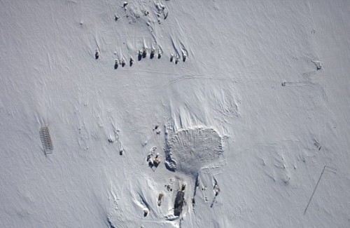 Antartide: scoperto un enorme lago sotto il ghiaccio, forse ospita forme vita