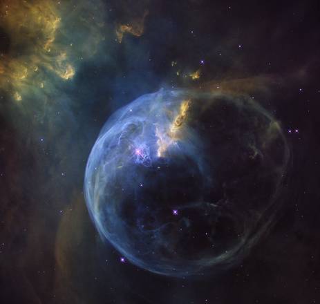 Bolla di sapone cosmica: l’ultima spettacolare foto di Hubble