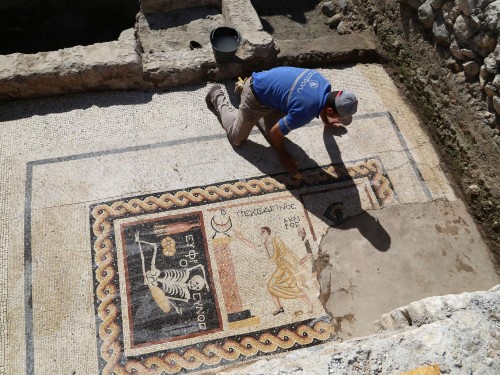 Antico mosaico con messaggio, straordinaria scoperta in Turchia