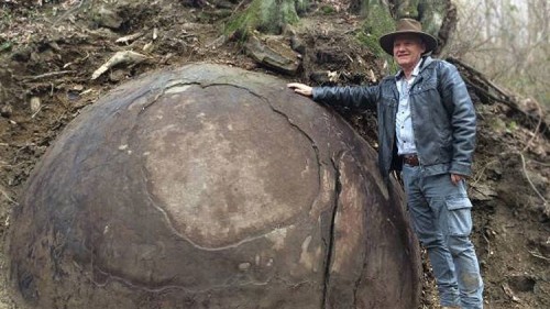Archeologia: scoperta la pietra sferica più antica del mondo?