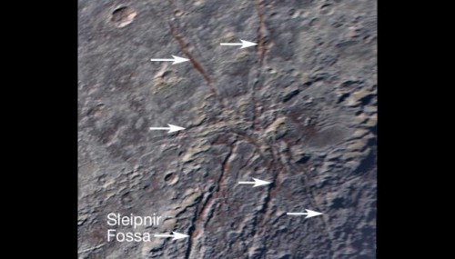 Plutone: un ‘ragno gigante’ osservato sulla superficie
