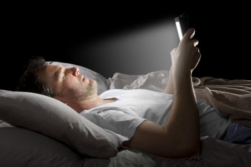 Cecità temporanea in chi utilizza gli smartphone di notte: la ricerca